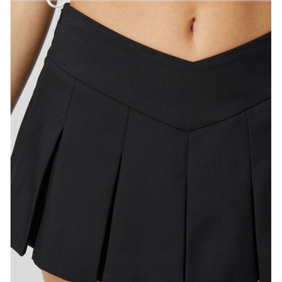 Halara V Shaped Waistband Mid Rise Skirt Sz Large Womens Black Invisible Zipper - Picture 6 of 12